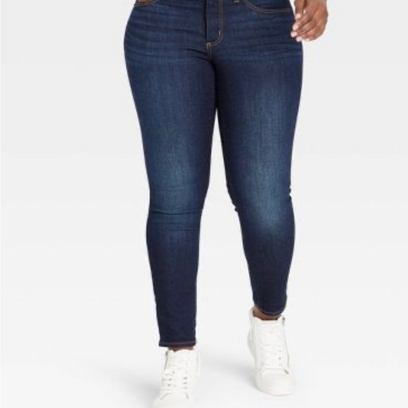 Women's Mid-Rise Skinny Jeans - Universal Thread™ - Dark Denim Wash - 18 - Picture 2 of 10